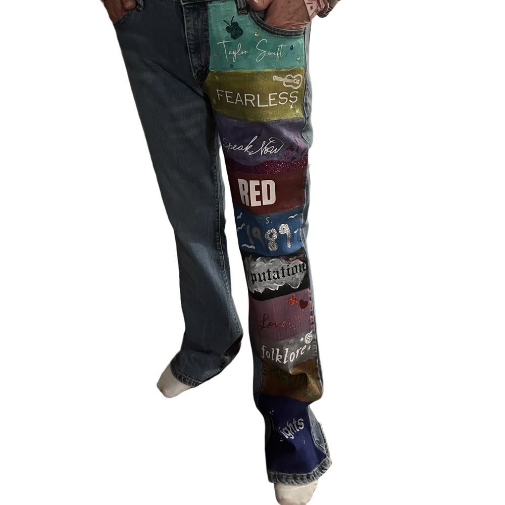 Hand-Painted Levi’s: Taylor Swift Album Tribute Jeans size 13 - Picture 3 of 10